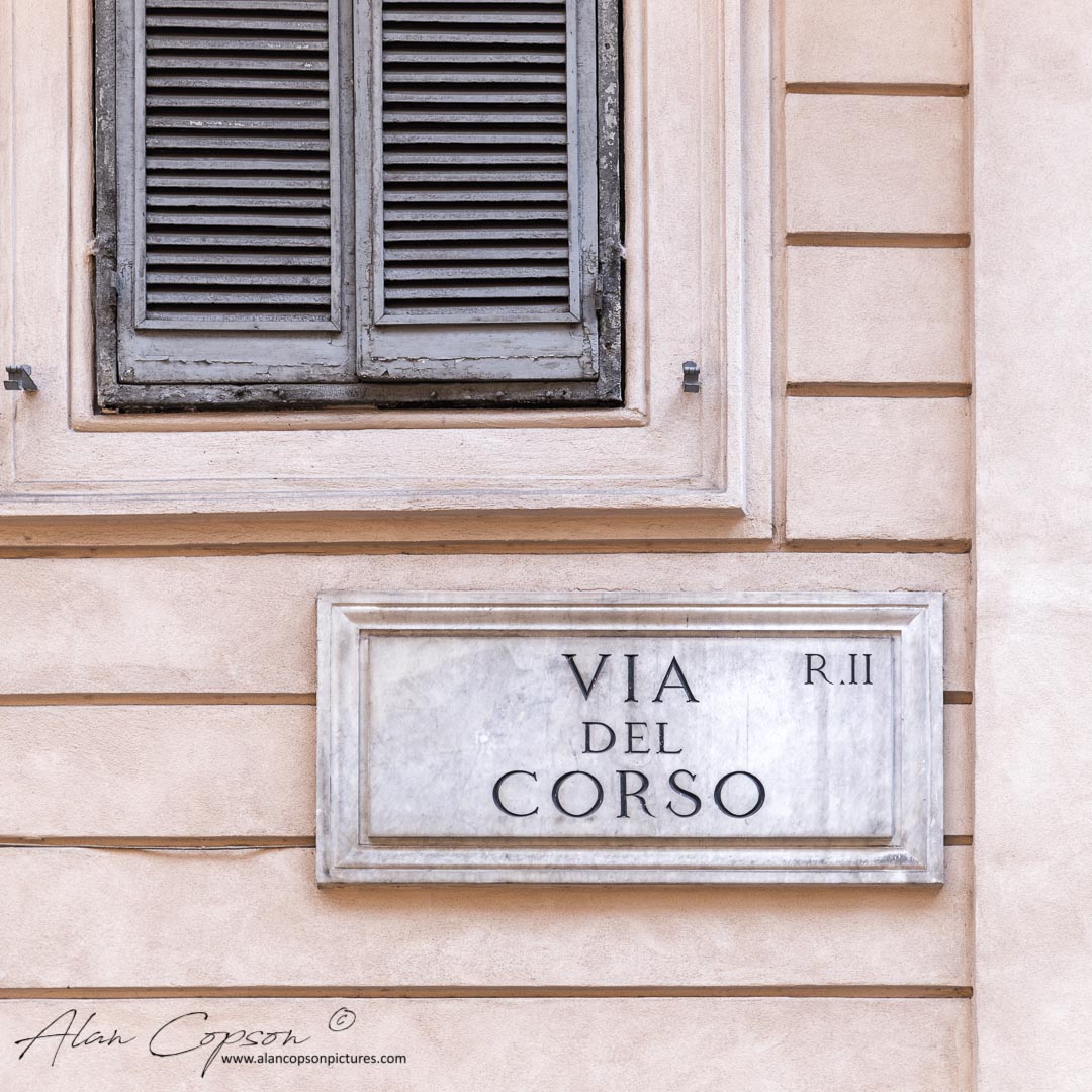 Italy, Lazio, Rome, Pigna, Via del Corso sign